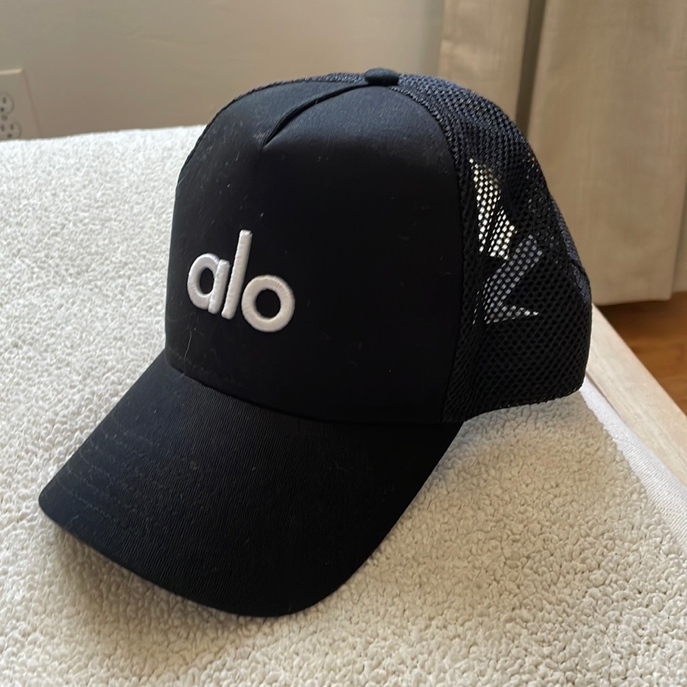 Alo trucker hat